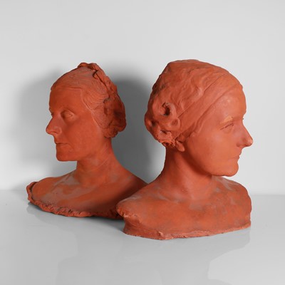 Lot 121 - A pair of terracotta busts