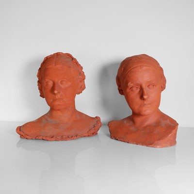 Lot 121 - A pair of terracotta busts