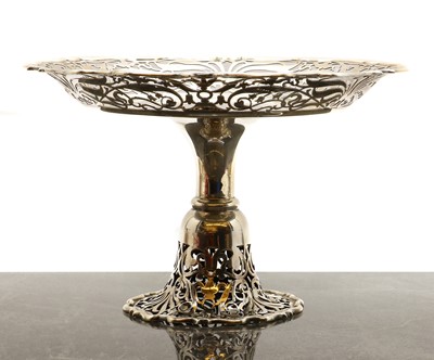 Lot 9 - A silver cake stand