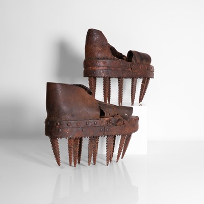 Lot 63 - A pair of chestnut-peeling shoes