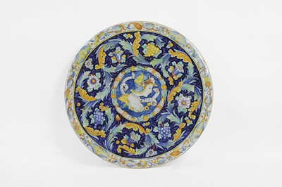 Lot 519 - A large Urbino-style maiolica charger