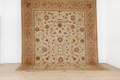 Lot 524 - A wool carpet of Sultanabad design