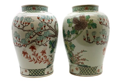 Lot 190 - A near pair of Chinese porcelain vases