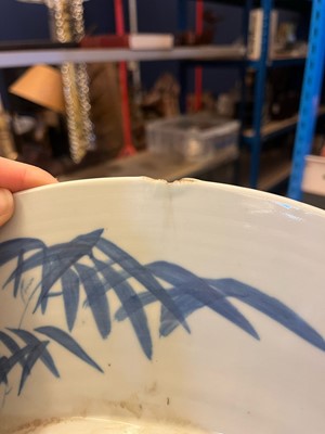 Lot 176 - A Chinese blue and white charger