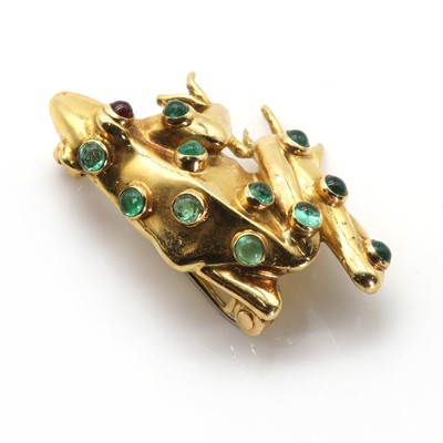 Lot 68 - An 18ct gold emerald and ruby frog brooch, by Theo Fennell