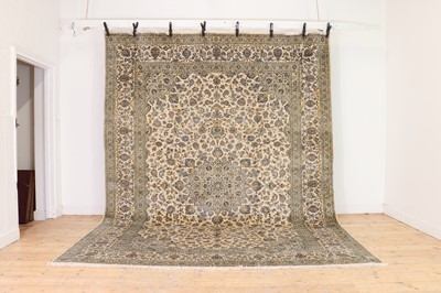 Lot 546 - A Kashan carpet