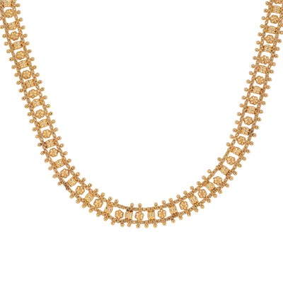 Lot 141 - A gold repoussé link necklace