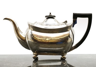 Lot 16 - A silver teapot