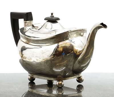 Lot 16 - A silver teapot