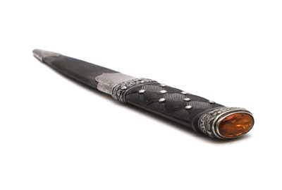 Lot 120 - A sgian dubh