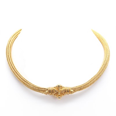 Lot 199 - A high carat gold mesh tube design collar necklace