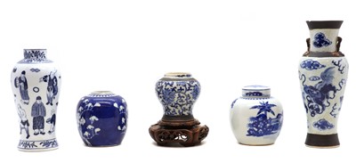 Lot 118 - A collection of Chinese blue and white
