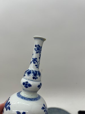 Lot 128 - A Chinese blue and white double gourd vase