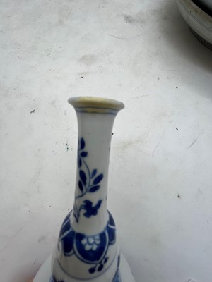 Lot 128 - A Chinese blue and white double gourd vase