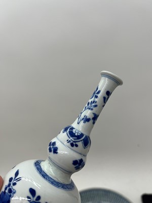 Lot 128 - A Chinese blue and white double gourd vase