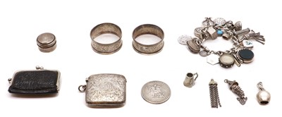 Lot 26 - A collection of silver items