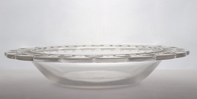 Lot 113 - A Lalique 'Chevreuse' glass bowl