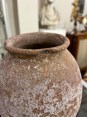 Lot 349 - A group of pottery vessels