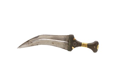 Lot 123 - A Syrian gold and silver mounted Jambiya dagger