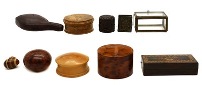 Lot 339 - A collection of treen items
