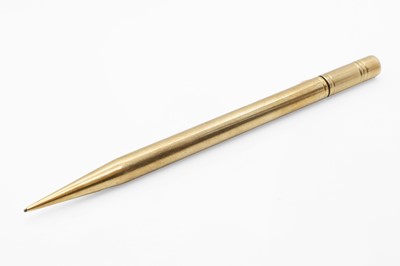 Lot 48 - A 9ct gold propelling pencil