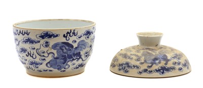 Lot 143 - A Chinese blue and white bowl and cover