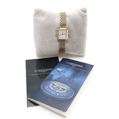 Lot 1460 - A 9ct gold ladies' Longines quartz bracelet watch
