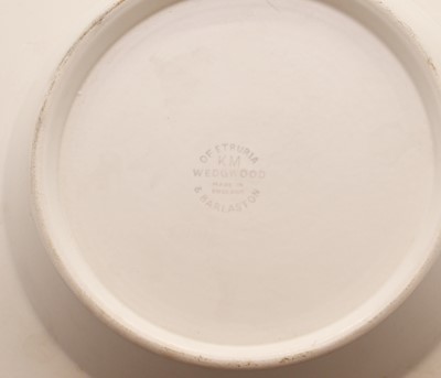 Lot 102 - A Wedgwood pottery bowl