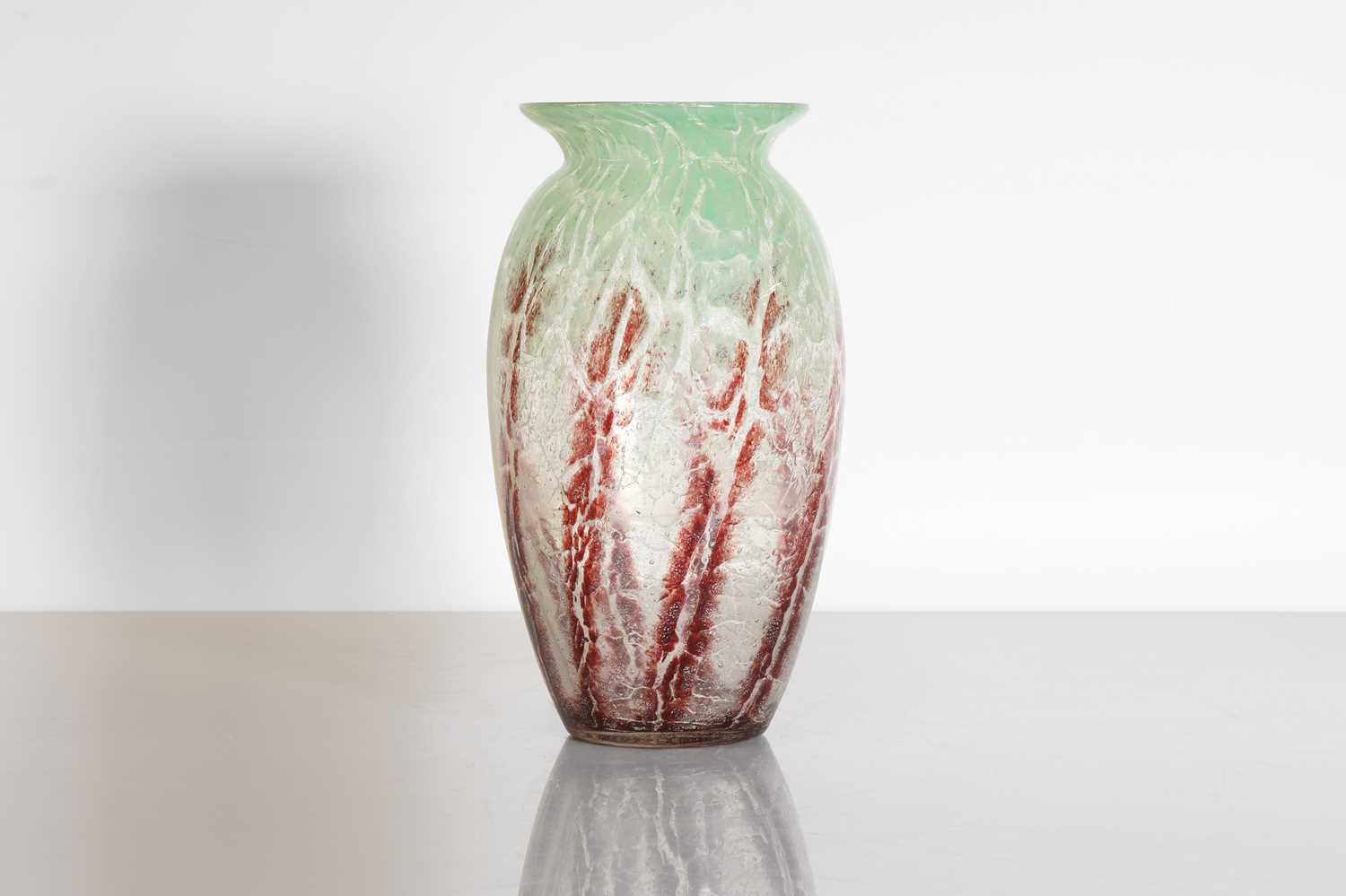 Lot 116 - A German Art Deco 'Ikora' vase
