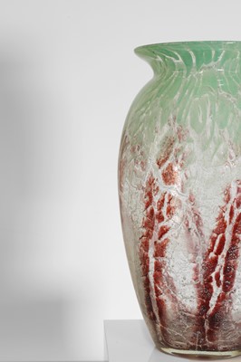 Lot 116 - A German Art Deco 'Ikora' vase