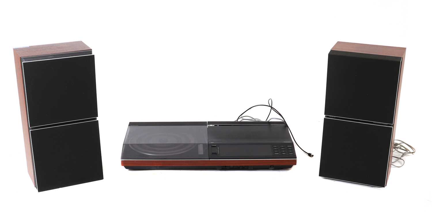 Lot 181 - A Bang & Olufsen Beocenter 5000 Music System,