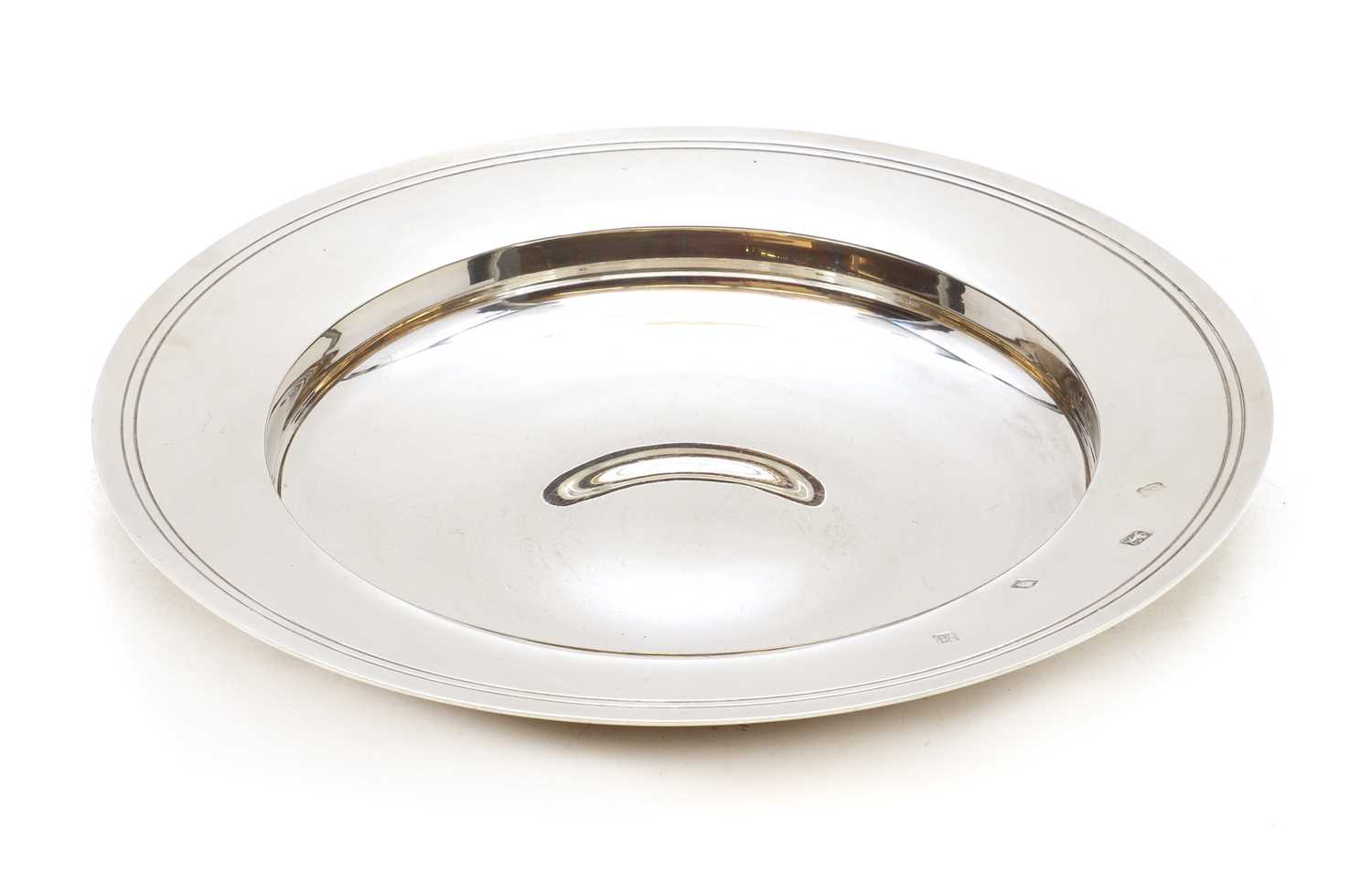 Lot 34 - A silver Armada dish