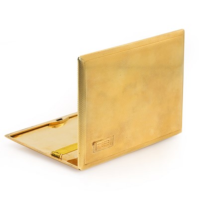 Lot 300 - An 18ct gold cigarette case, by Asprey London