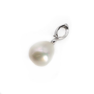 Lot 1221 - A cultured South Sea pearl and diamond pendant