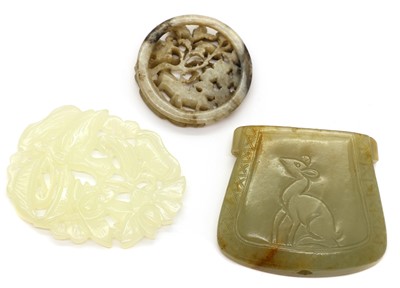 Lot 160 - A collection of Chinese hardstone carvings