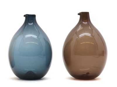 Lot 265 - A pair of Finnish 'Bird' glass vases