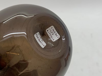 Lot 265 - A pair of Finnish 'Bird' glass vases