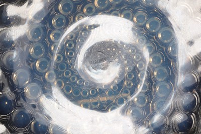 Lot 151 - A Lalique 'Volutes' plate