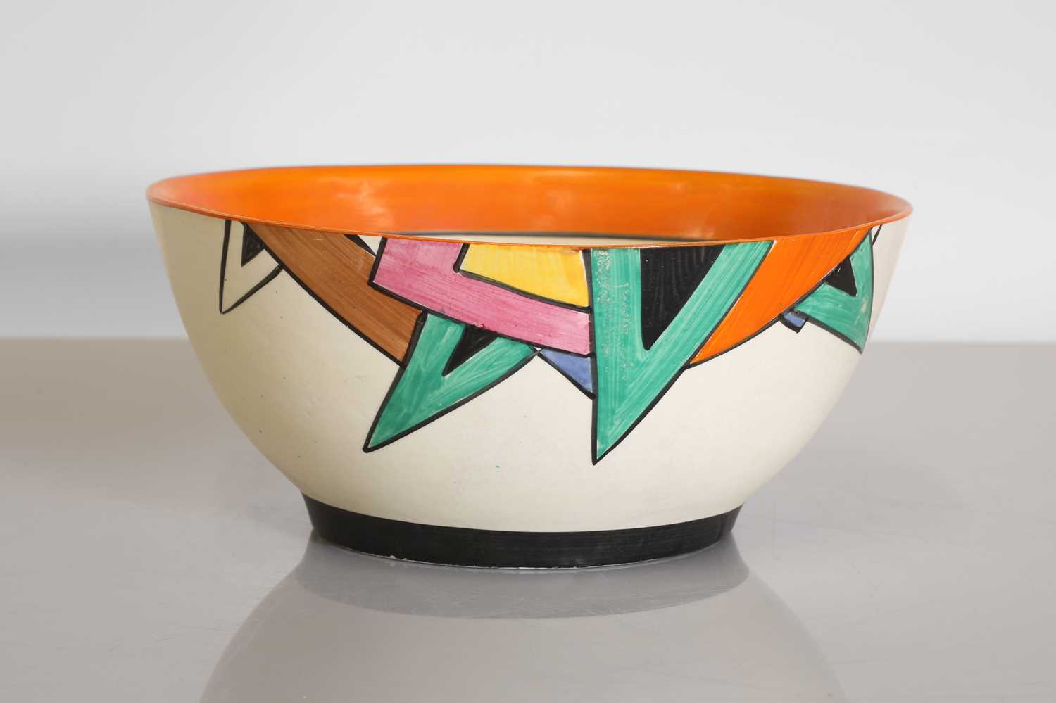 Lot 126 - A Clarice Cliff Latona ware fruit bowl