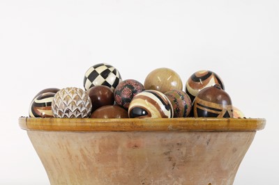 Lot 436 - A collection of decorative balls