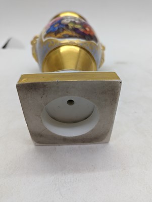 Lot 231 - A Chamberlain's Worcester porcelain vase