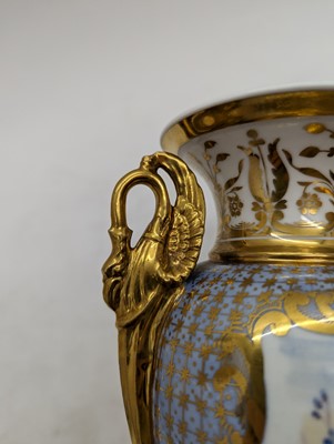 Lot 231 - A Chamberlain's Worcester porcelain vase