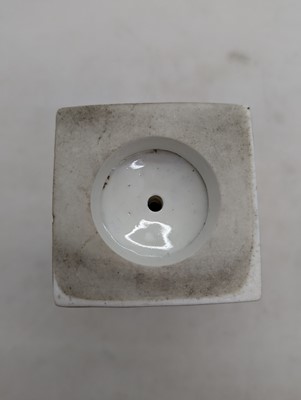 Lot 231 - A Chamberlain's Worcester porcelain vase