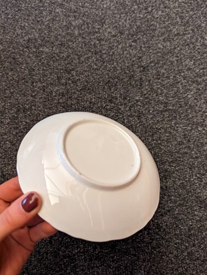 Lot 246 - A composed porcelain dessert service