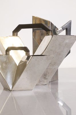Lot 133 - An Art Deco electroplate three-piece teaset