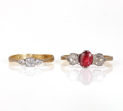 Lot 161 - A ruby doublet and diamond three stone ring