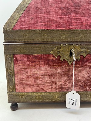 Lot 349 - A velvet mounted oak casket