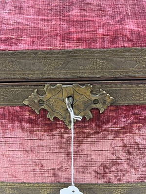 Lot 349 - A velvet mounted oak casket