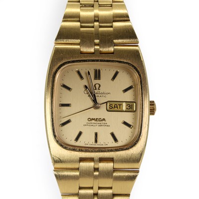Lot 321 - A gentlemen's 18ct gold Omega Constellation automatic bracelet watch