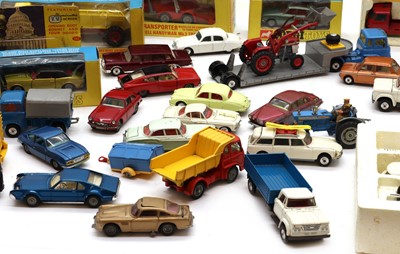 Lot 305 - A large collection of boxed Corgi Toys